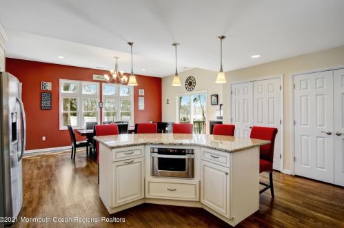 209 Riverbrook Ave, Lincroft, NJ 07738-1348