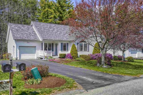 24 Briallia Cir, Newmarket NH  03857-2194 exterior