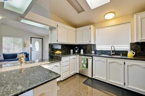 503 Willow Ave, Hayward, CA 94541-2424