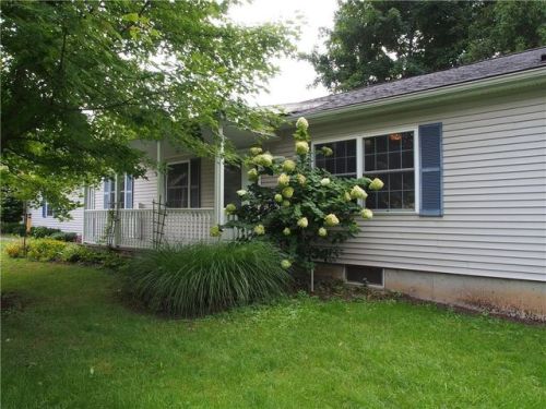 40 High St, Shortsville, NY 14548-9353