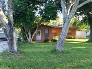 1919 55th Ave, Bradenton, FL 34203-4415