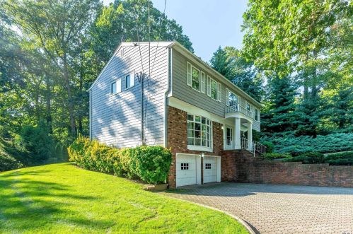 37 Mirrielees Cir, Great Neck, NY 11021-2926