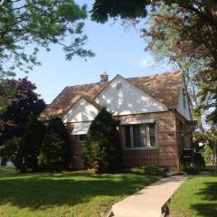 7302 Medford Ave, Milwaukee WI  53218-3834 exterior