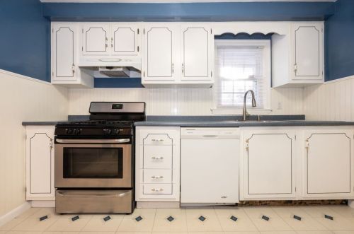 2414 Webster Ave, Pittsburgh, PA 15122-3571