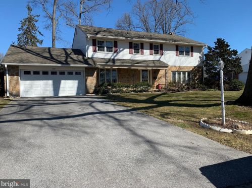 907 Cranbrook Dr, Wilmington, DE 19803-4830
