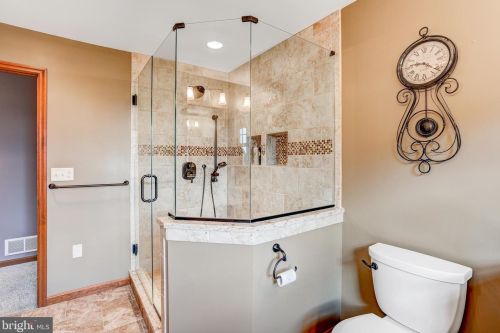 75 Maple Ave, Bareville PA  17540-9602 exterior