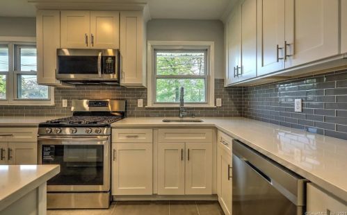 53 Fairfield St, Milford CT  06460-5149 exterior