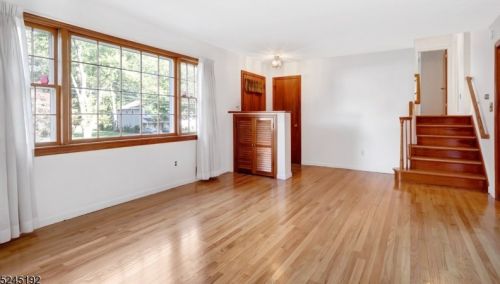 6 Hastings Rd, Greystone Park, NJ 07950-3025