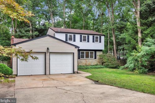 10 Villanova Ct, Berlin Boro, NJ 08009-2219