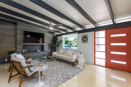 5809 10th Pl, Phoenix, AZ 85014-2211