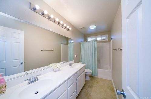 46438 Vianne Ct, Temecula CA  92592-3328 exterior