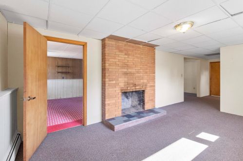 1 Cole St, Salem NH  03079-3931 exterior