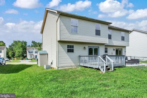 90 Hemlock Dr, Hanover PA  17331-9422 exterior