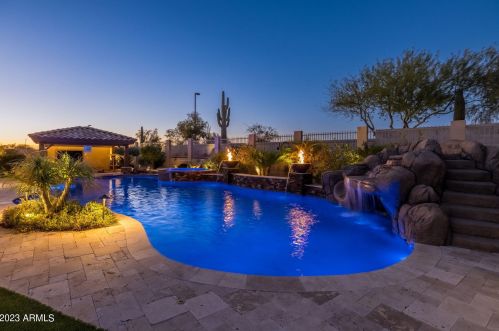 8040 Laurel St, Mesa, AZ 85207-9203