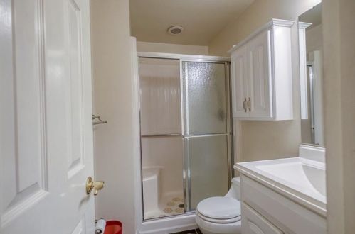 304 Frst Rdg Dr, Pittsburgh PA 15221-4027 exterior