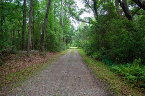 20 Lucy Creek Farm Rd, Beaufort, SC 29907-2226