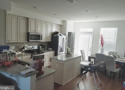 1740 Featherstone Rd, Woodbridge VA  22191-3425 exterior