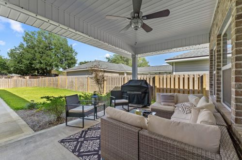 31 8th Ave, Shalimar FL  32579-1806 exterior