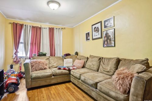 4152 Edson Ave, Bronx, NY 10466-2012
