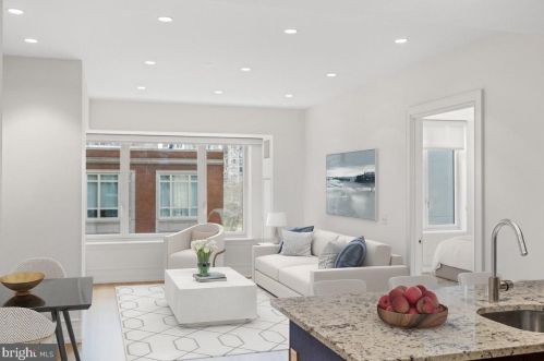 130 18th St, Philadelphia PA  19103-4923 exterior