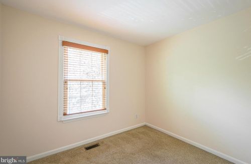 312 Hedgestone Ter, Leesburg VA  20176-4842 exterior