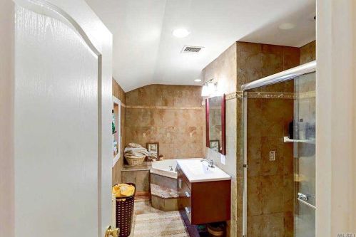 9951 Russell St, Jamaica NY  11414-3949 exterior