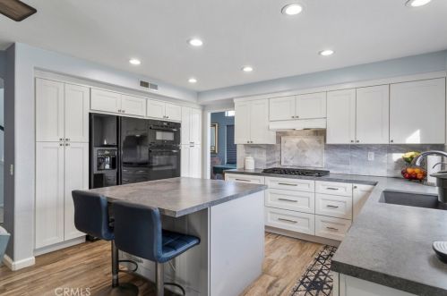 29416 Sunharbor Ct, Lake Elsinore CA  92530-7225 exterior