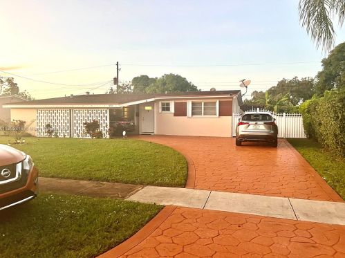 6921 4th St, Hollywood, FL 33023-1115