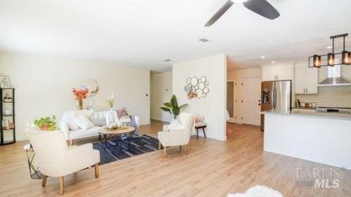 252 Livingston Ave, Vacaville CA  95687-6415 exterior