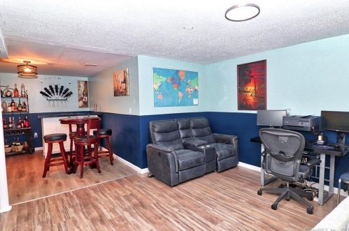 19 Tania Dr, Manchester CT  06040-6824 exterior