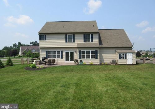 114 Royal Horse Way, Swartzville PA  17569-9353 exterior