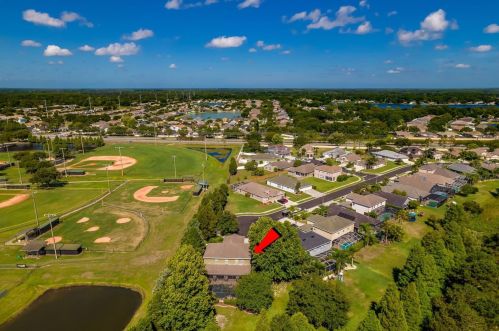 3202 Coconut Grove Rd, Land O Lakes FL  34639-6735 exterior