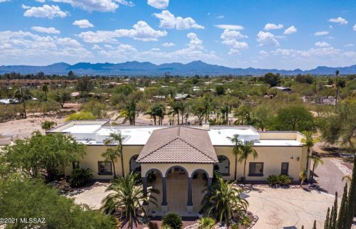 6675 Casas Adobes Rd, Tucson, AZ 85704-5633