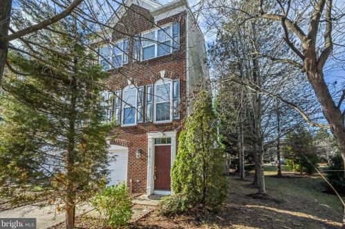 6332 Dunn Ct, Springfield VA  22150-7839 exterior