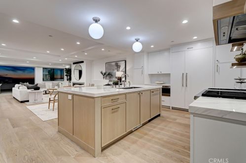 413 Bayview Dr, Manhattan Beach CA  90266-5717 exterior