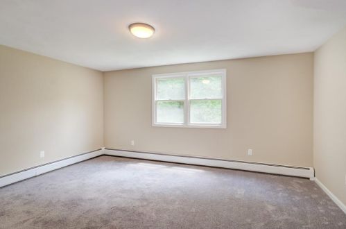 21 Belfield Dr, Providence RI  02919-1801 exterior