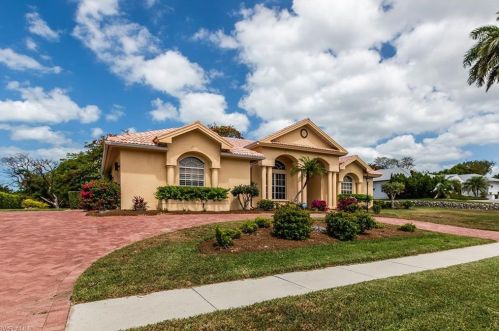 1036 Inlet Dr, Marco Island, FL 34145-5915