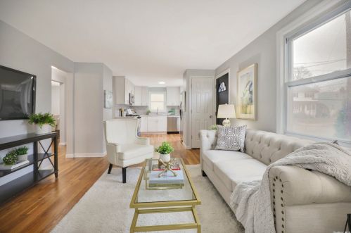 19 Revere Ave, Bethpage NY  11714-3115 exterior