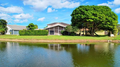 8601 Windfall Dr, Boynton Beach, FL 33472-5127
