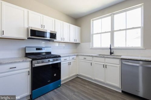 1834 Frederick Douglass Pl, Washington DC 20020-2817 exterior