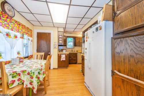 29 Glenwood Ave, Bloomfield NJ  07003-2202 exterior