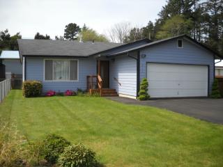211 Grand Army St, Westport WA  98595-9778 exterior