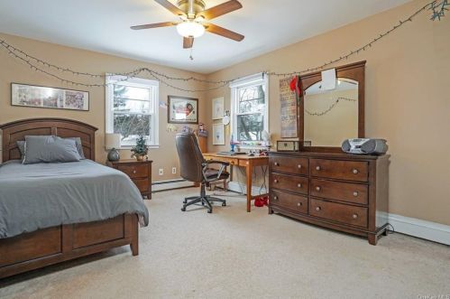 42 Avondale Rd, White Plains NY  10605-4641 exterior