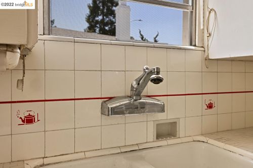 1237 Pinole Valley Rd, Pinole CA 94564-1549 exterior