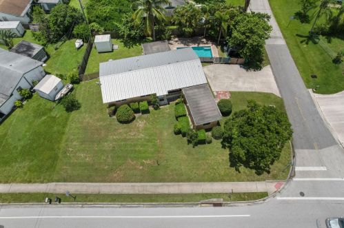 774 Prima Vista Blvd, Fort Pierce FL  34952-2275 exterior
