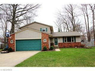 427 Oaknoll Dr, Vermilion, OH 44001-1958
