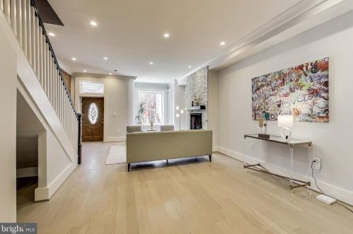 2119 1st St, Washington DC  20001-1004 exterior