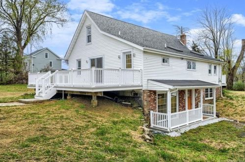 2288 Mt Hope Rd, Middletown, NY 10940-7316