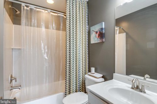 15399 Rosemont Manor Dr, Haymarket VA  20169-6271 exterior