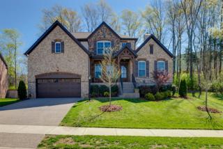 143 Ervin St, Hendersonville, TN 37075-3917